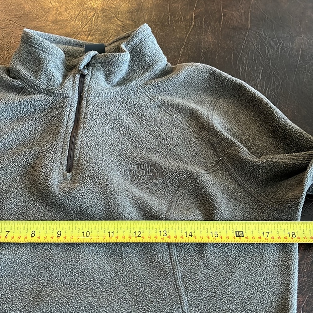 The North Face 1/4 zip Polartec Fleece - Picture 4 of 6